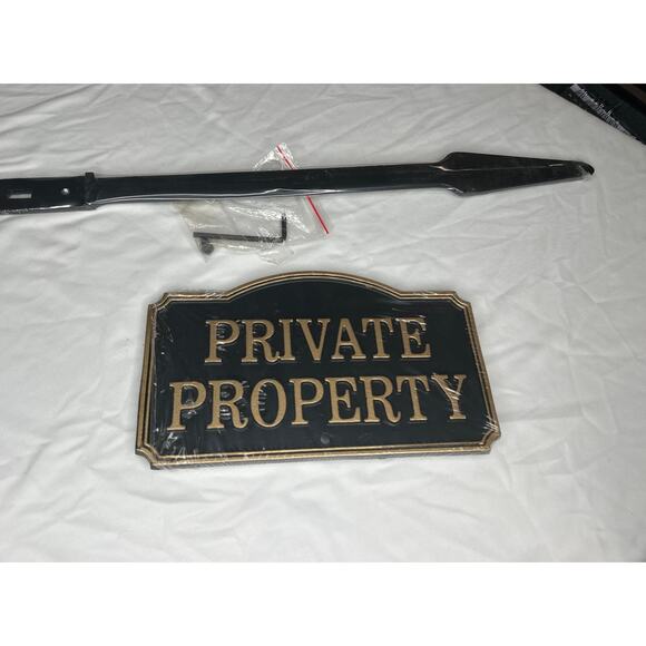 One “Private Property” GardenBoss Statement Plaque/Sign with 21 inch Lawn Stake - Picture 4 of 4